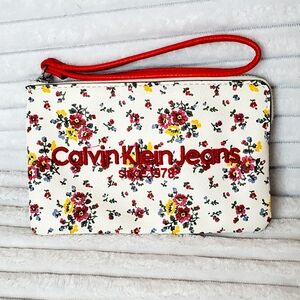🍵 CALVIN KLEIN JEANS Wristlet